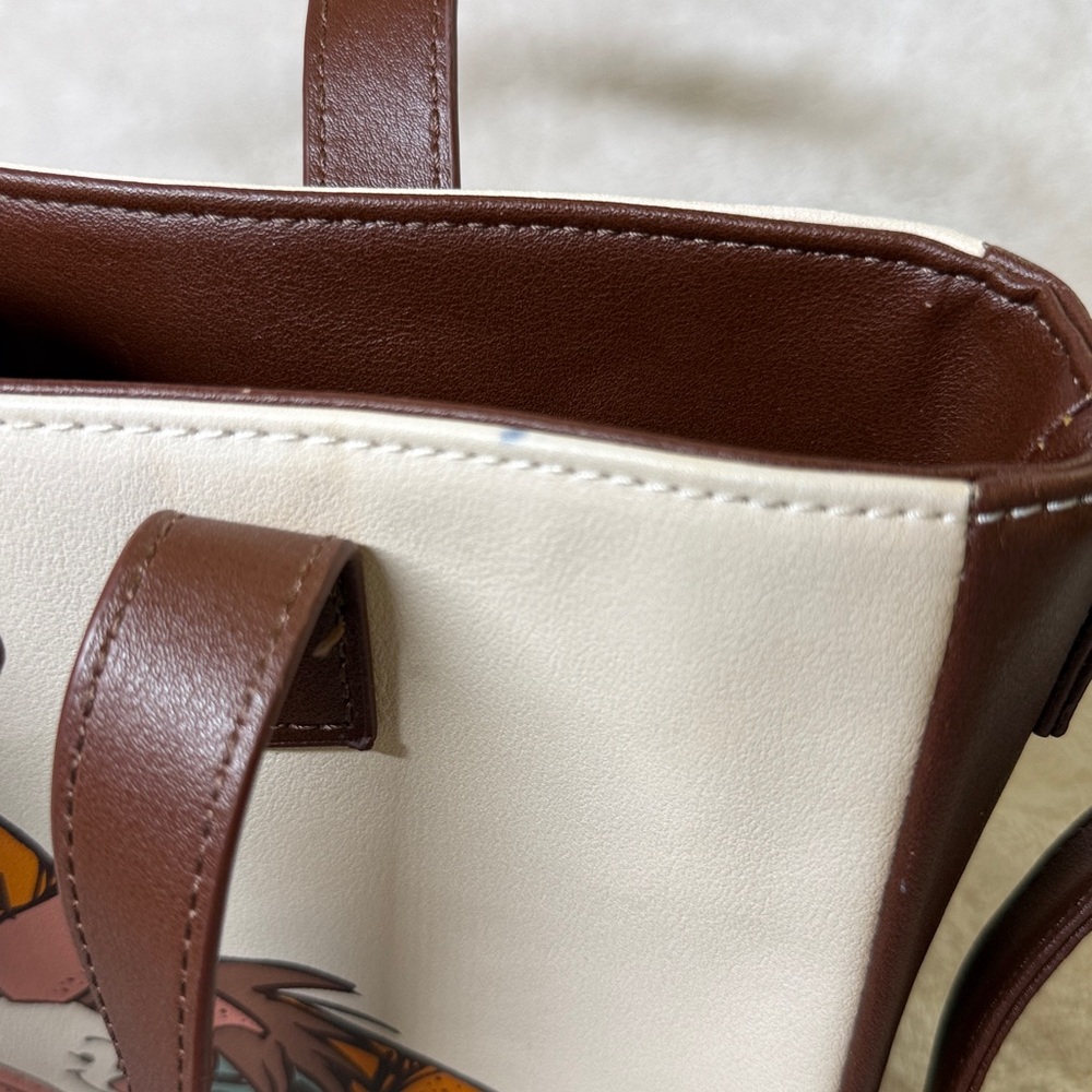 ⭐️Loungefly Disney Winnie the Pooh Group Hug satchel bag - Picture 10 of 13